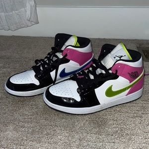 Jordan 1 Mid Mens Size 8/Womens Size 10
